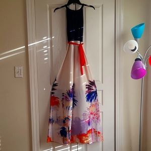 Sleeveless maxi dress